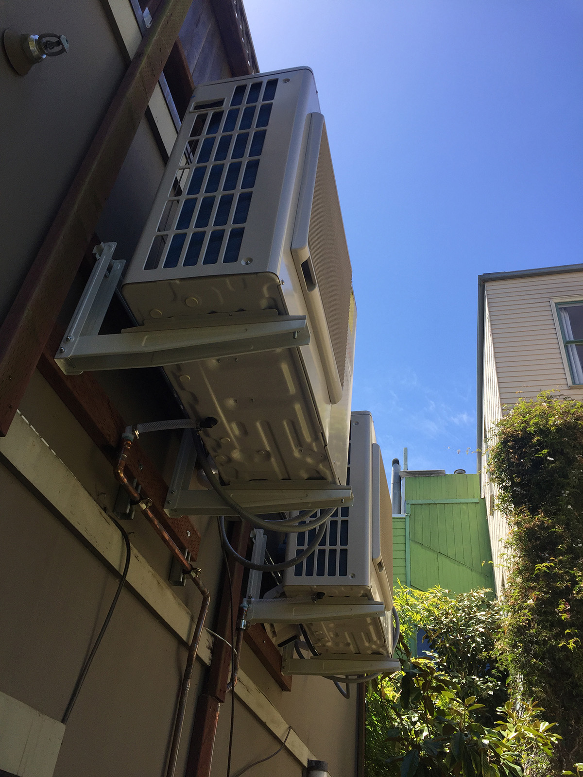 Multi zone mini split heat pump system